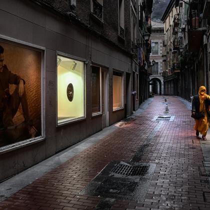 "La soledad del inmigrante". Autor: Jose Angel Amuchástegui. Concurso de fotografia "Mirando la Soledad" MatiaZaleak "La soledad del inmigrante". Autor: Jose Angel Amuchástegui. Concurso de fotografia "Mirando la Soledad" MatiaZaleak